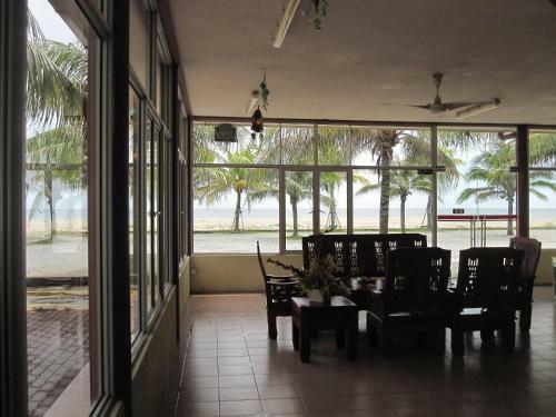 Hotel Intan Beach Resort