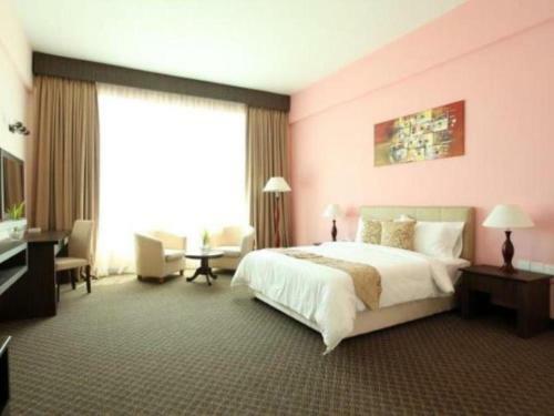 The Regency Waterfront Hotel