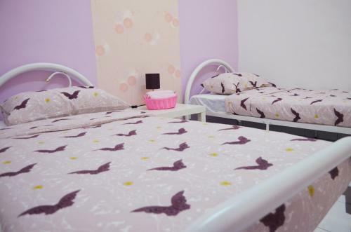 Hostal Manis Manis @ Pink Lady