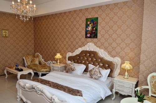 Moon Shine Apartment Hotel