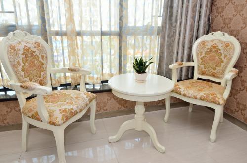 Moon Shine Apartment Hotel