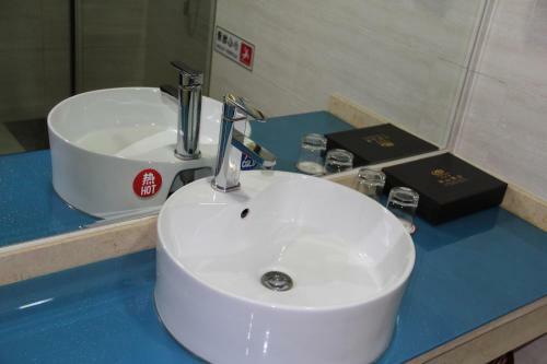 Guangzhou Junshan Hotel