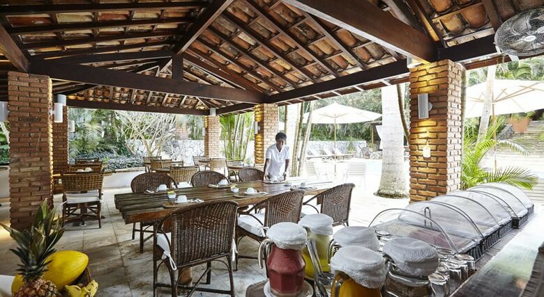Hotel Porto Bay Resort