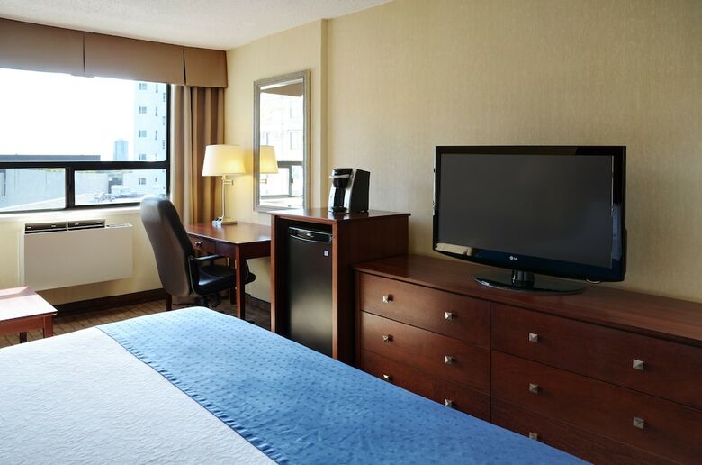 Holiday Inn Hotel & Suites Winnipeg Downtown