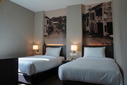 The Grand Jade Hotel