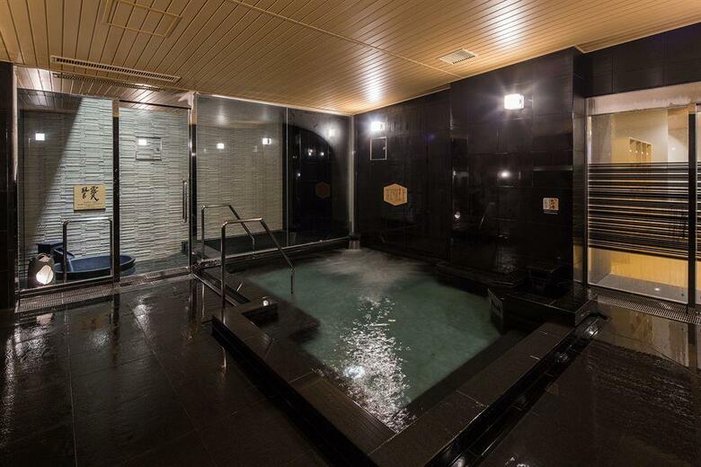 Apa Hotel Shinjuku Gyoenmae