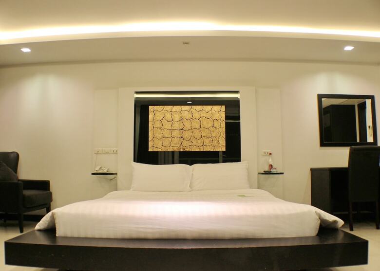 Hotel Amari Nova Suites