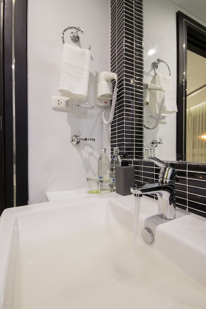 Hotel Amari Nova Suites