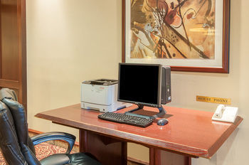 Hotel Greenwood Inn  And  Suites
