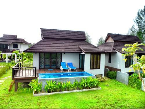 Hotel The Hip Resort @ Khao Lak