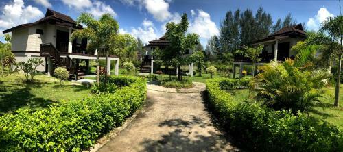 Hotel The Hip Resort @ Khao Lak