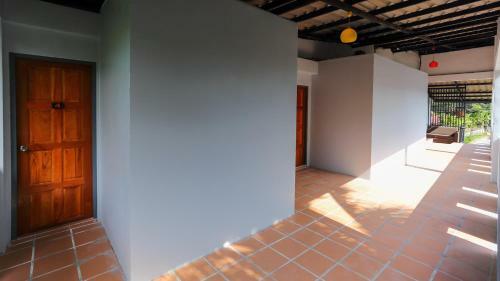 Hostal Bangtao Guest House