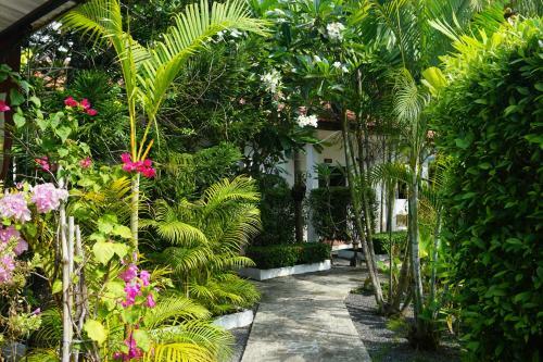 Hotel Bangtao Varee Beach