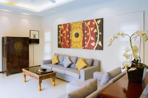 Two Villas Holiday Oriental Style Layan Beach