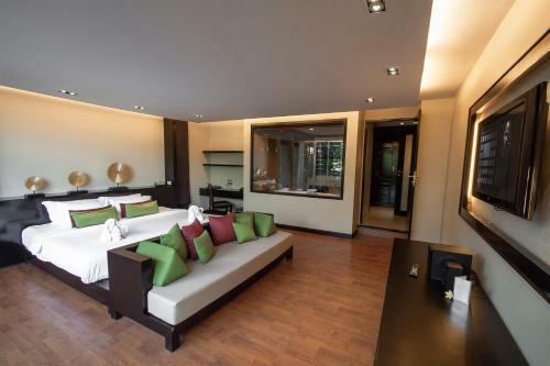 Hotel Peach Blossom Resort