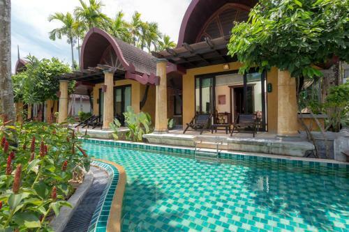 Hotel The Village Resort & Spa