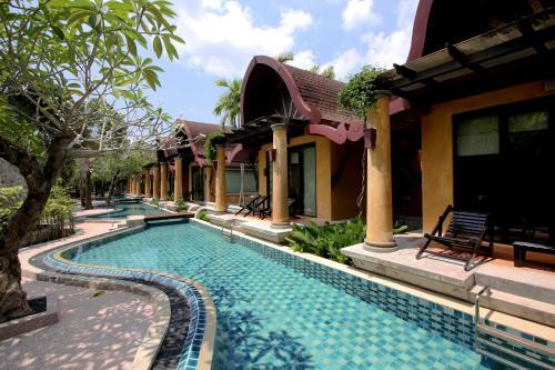 Hotel The Village Resort & Spa