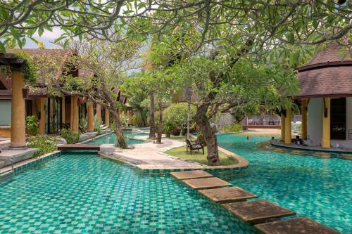 Hotel The Village Resort & Spa