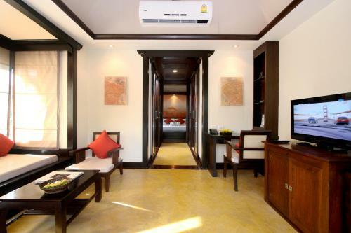 Hotel The Village Resort & Spa