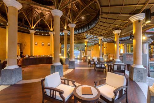 Hotel The Village Resort & Spa