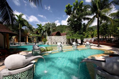 Hotel The Village Resort & Spa