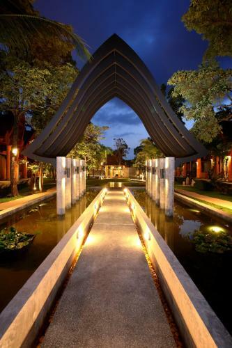 Hotel The Village Resort & Spa