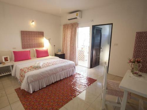 Bed & Breakfast Les Fleurs House