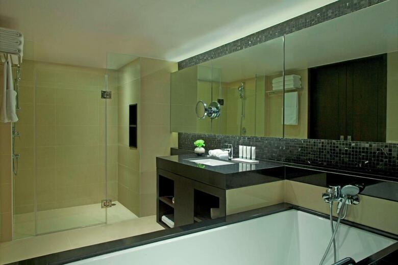 Hotel Le Meridien Phuket Beach Resort