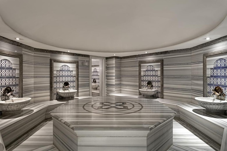 Hotel Titanic Business