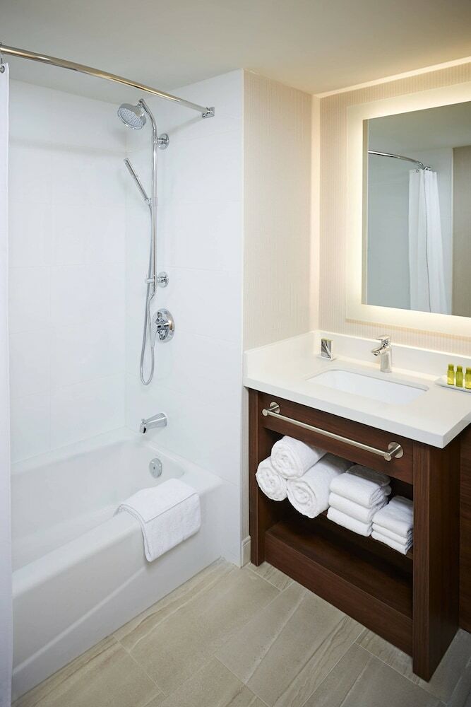 Novotel Toronto Mississauga Centre Hotel