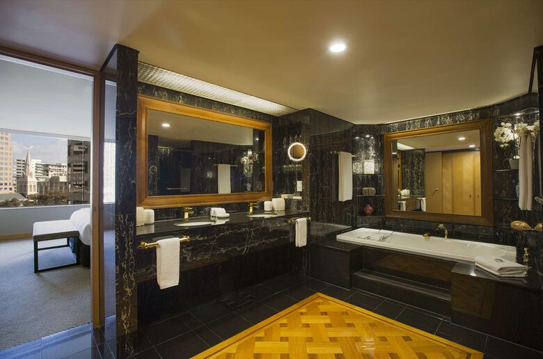 Hotel Stamford Plaza
