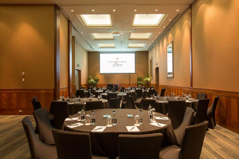 Hotel Stamford Plaza