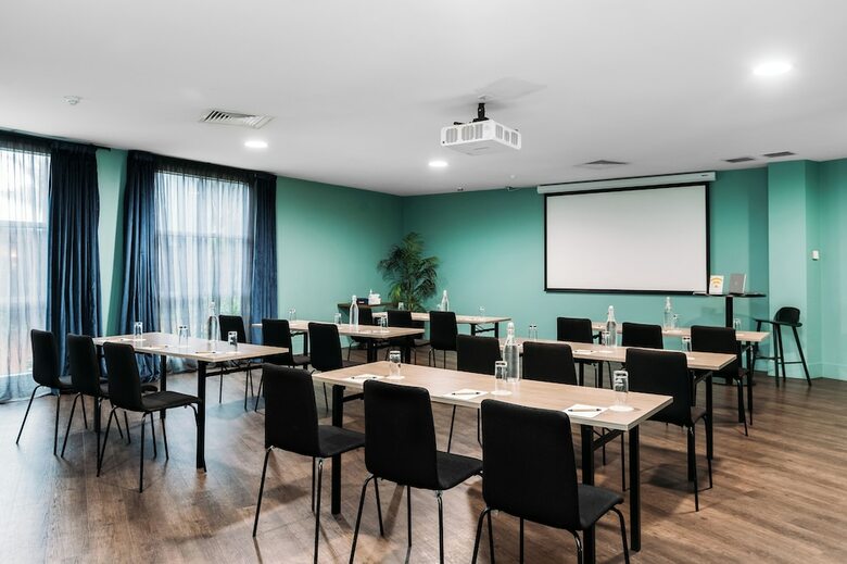 Naumi Auckland Airport Hotel