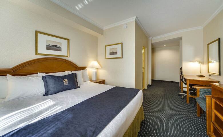 Hotel Monte Carlo Inns Toronto West Suites