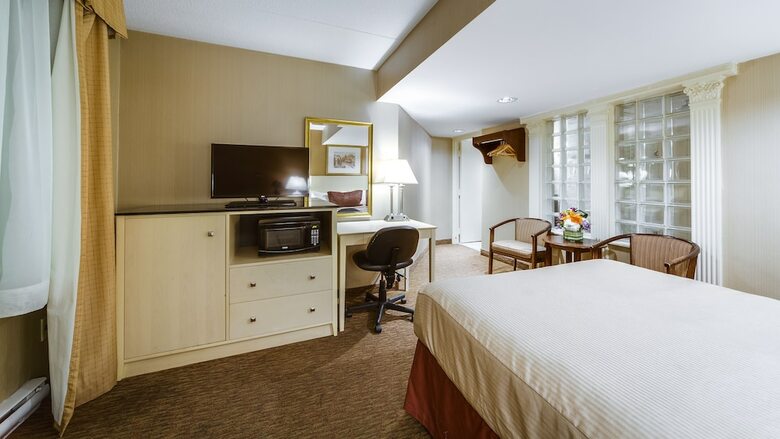Hotel Monte Carlo Inns Toronto West Suites