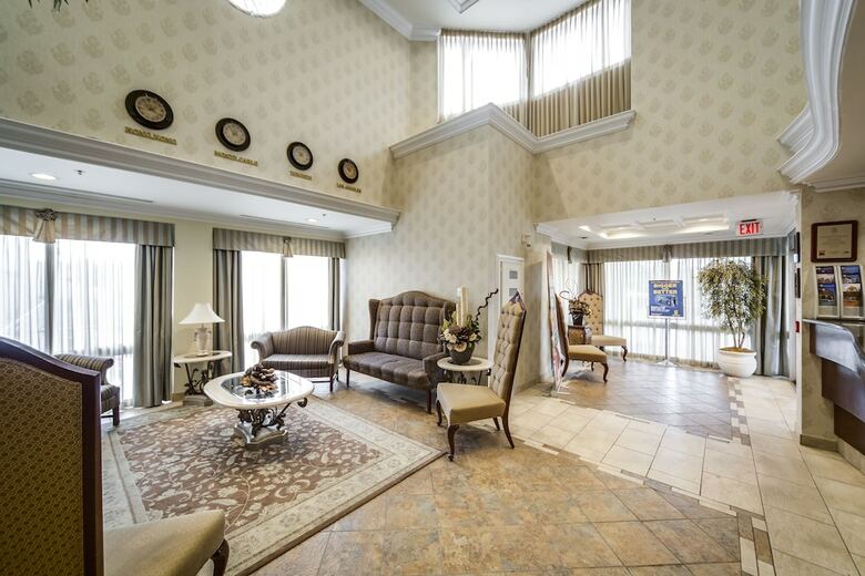 Hotel Monte Carlo Inns - Brampton Suites