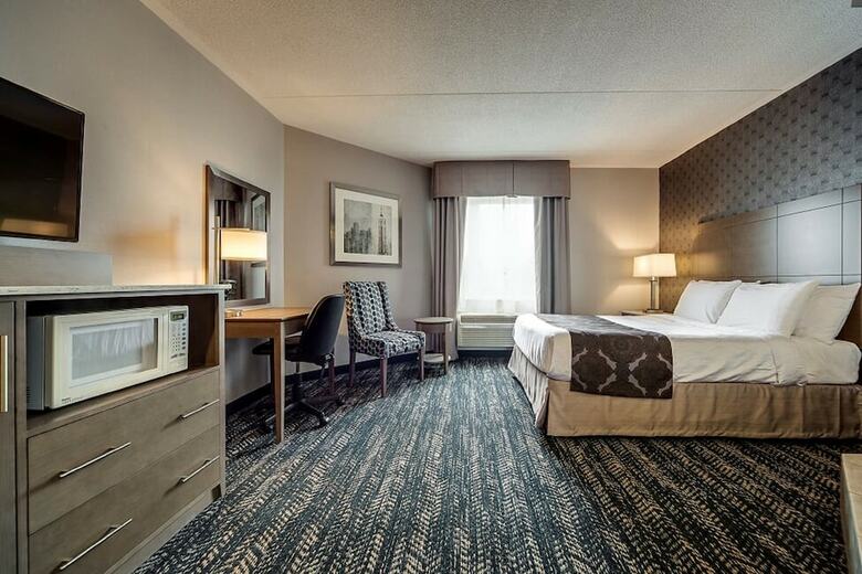 Hotel Monte Carlo Inns - Brampton Suites