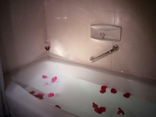 Shenzhen Longgang Jun Yi Hotel, Coco Park Shopping Mall