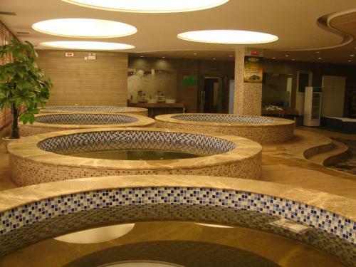 Luoyang Aviation Hotel