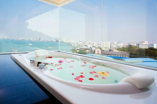Hotel Balihai Bay Pattaya