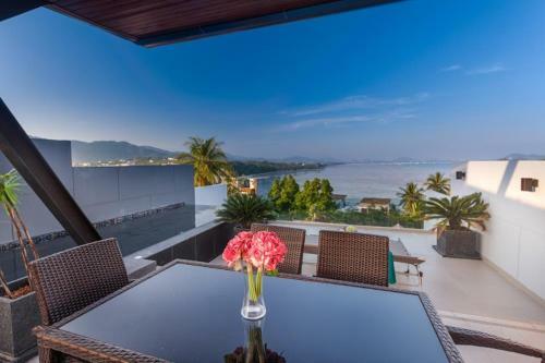 Aqua Villa Rawai