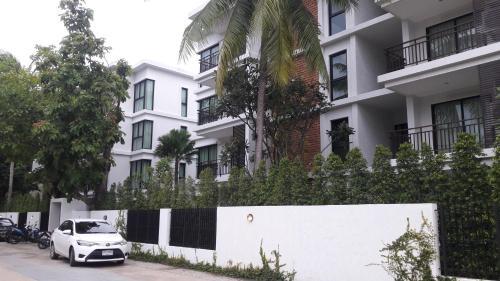 Apartamentos The Title Beach Front