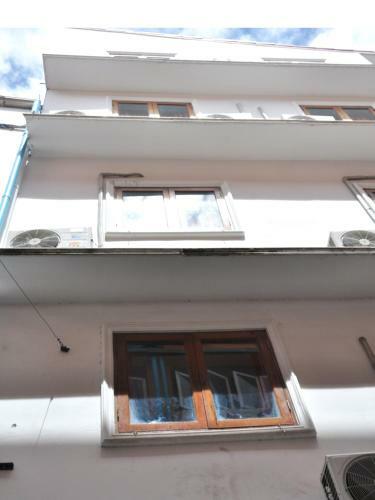 Hostal Highfive Guest House