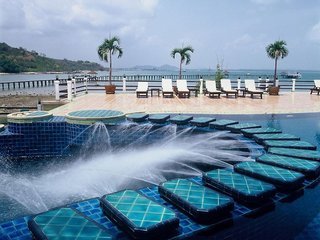 Hotel Rayong Resort Beach & Spa Retreat