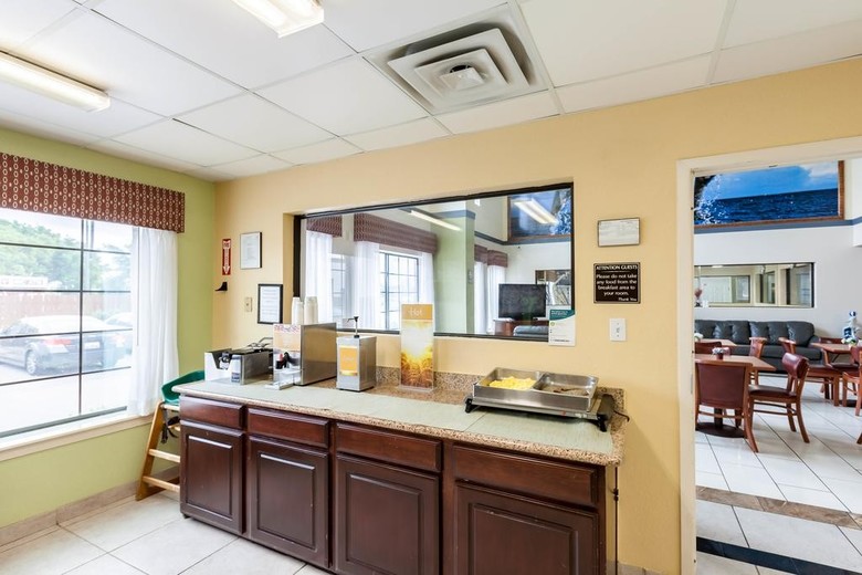 Hotel Quality Inn Near Seaworld
