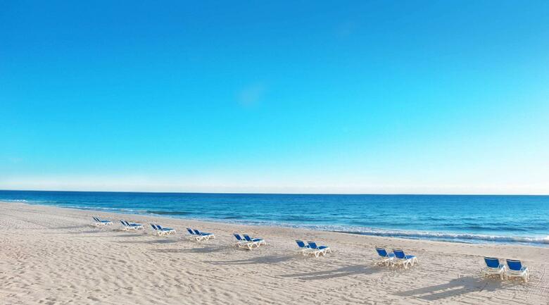 Hotel Pelican Grand Beach Resort