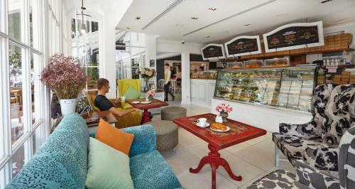 Hotel Woodlands Suites Serviced Residences