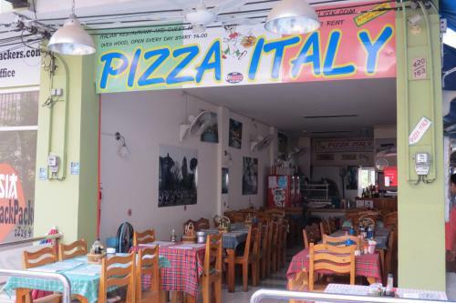 Hostal Pizza Italy Restaurant And Guesthouse