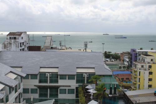 Sunshine Hotel & Residences
