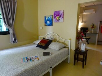 Hostal The Beach Cha Am Guest House